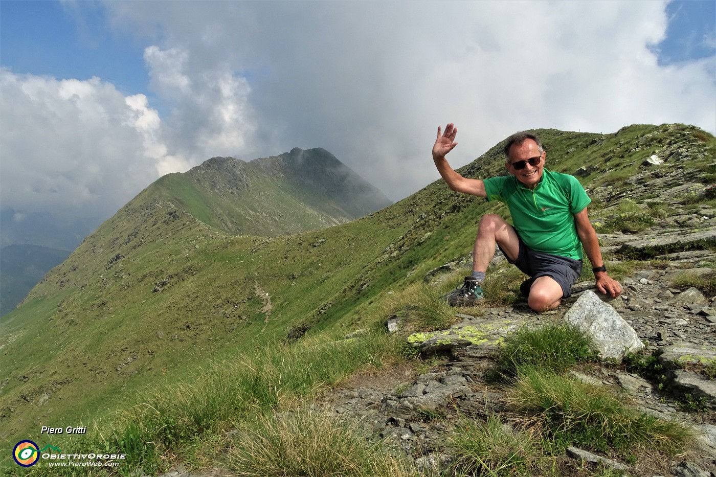 04 Pizzo Scala (2427 m) a sx , Cima di Lemma (2348 m) alle mie spalle.JPG